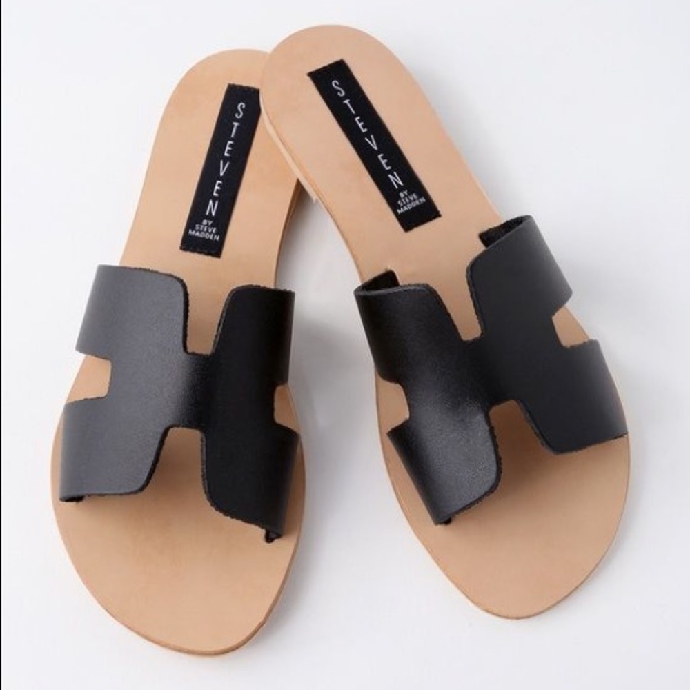 Steve Madden black Greece sandals